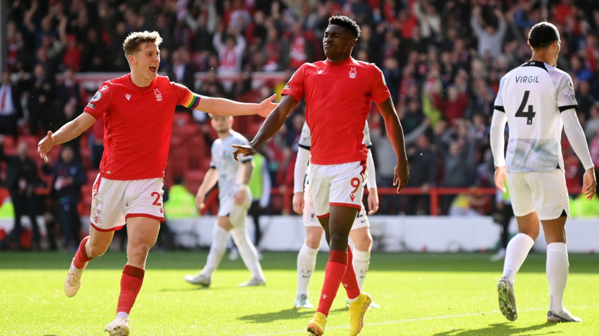 中表现出色 中表现出色